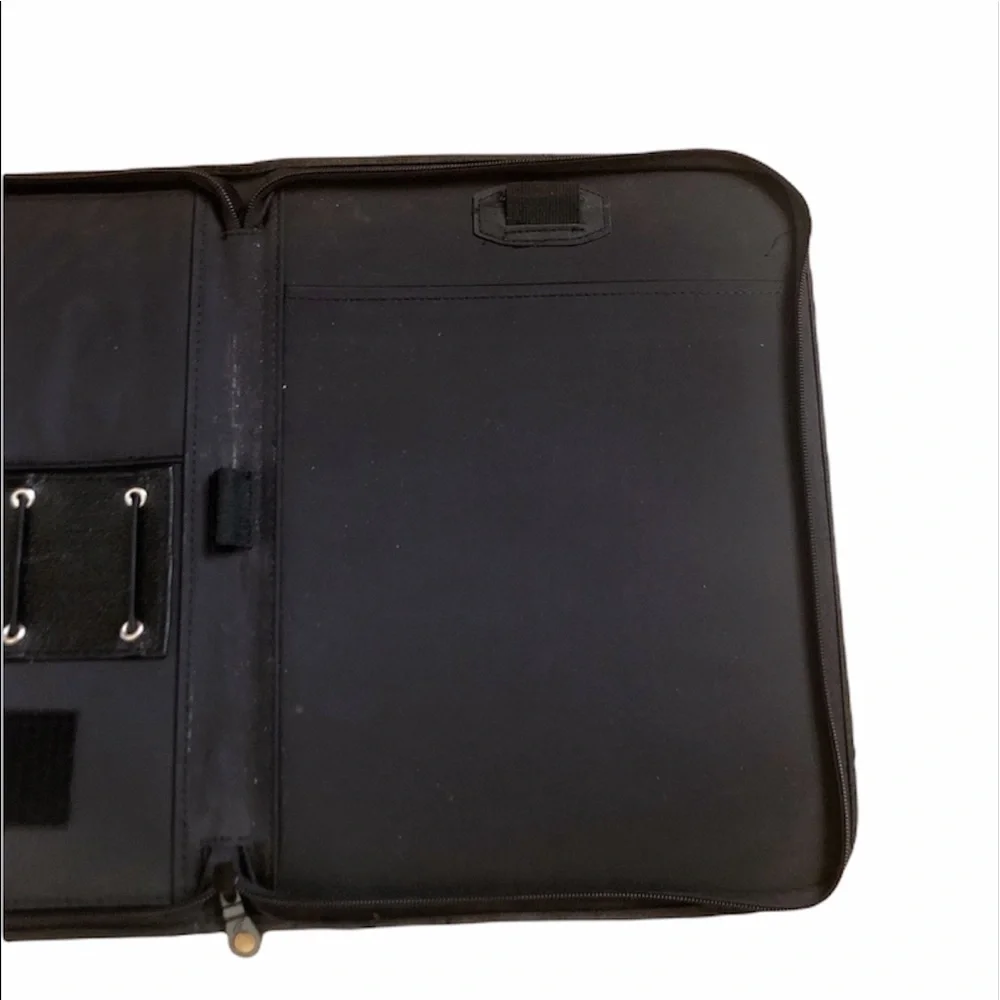 Step Up Black Zipper Binder